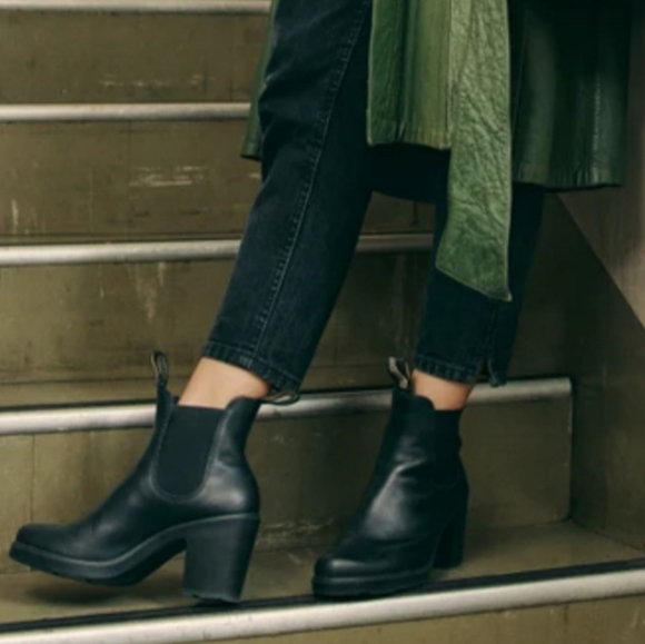 SOLD// Blundstone Heel Boots - Picture 1 of 8